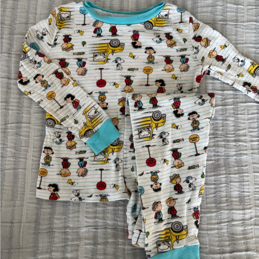Peanuts pajamas size 5